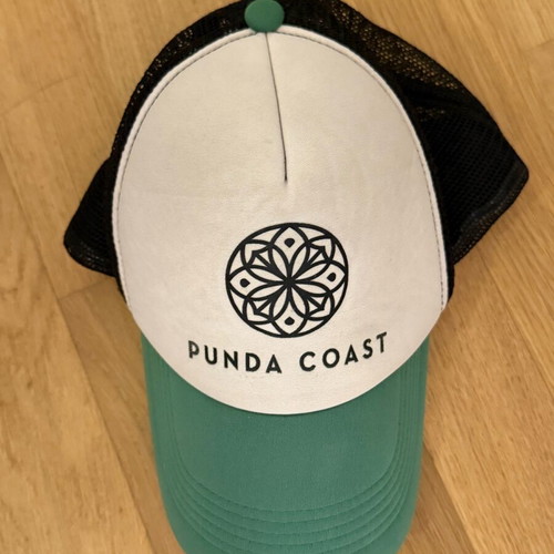 Punda Coast Jockey Hat like new, white and green