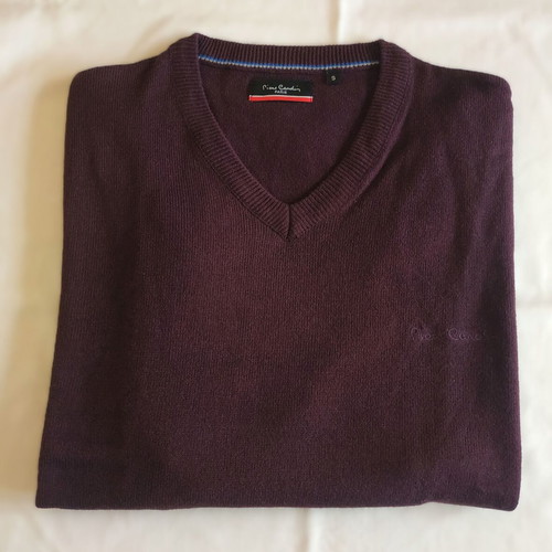 Pierre Cardin men's V-neck sweater like new, size S, burgundy
