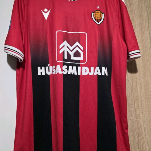 Þróttur Reykjavík jersey with autographs like new, unique