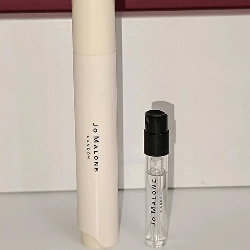 Jo Malone gift set with Nectarine Blossom and Honey and Lime Basil hand cream like new