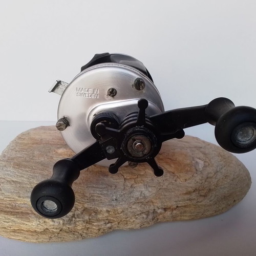 Abu Garcia Ambassadeur 6500C Syncro High Speed fishing reel like new with 3 lures