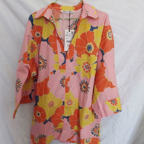 Zara floral shirt with wide sleeves, new, size XS
