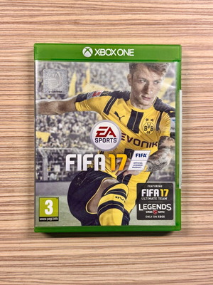 Fifa 17 Xbox One used with slightly damaged case