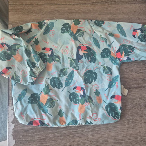 Silicone bib with sleeves waterproof used