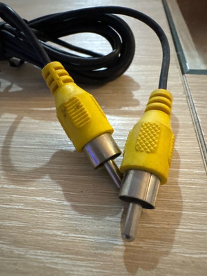 RCA cable single used yellow