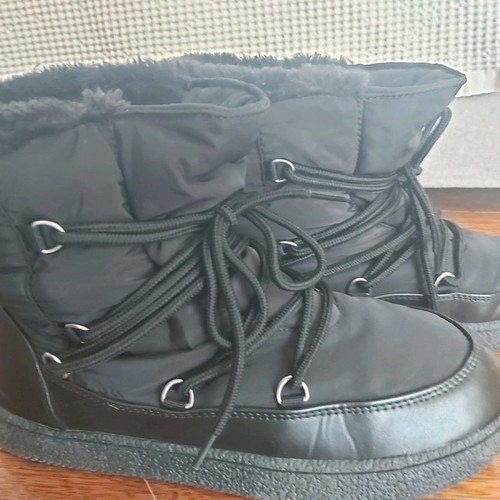 Women's boots used with fur lining, size 39, black