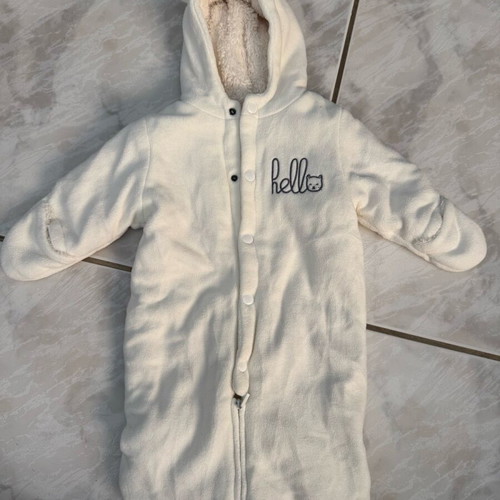 Kiabi baby romper like new with hood and fleece lining