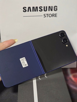 Samsung Flip 7 smartphone new, 512 GB, blue