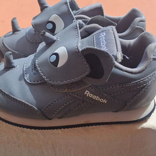 Rebook Rhinoceros shoes used, size 24, gray