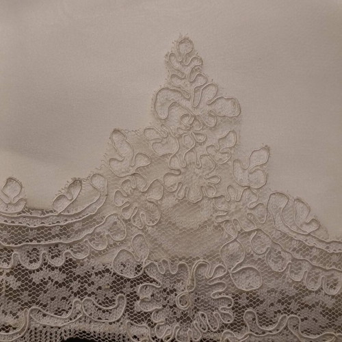 Wedding dress new white size M-L with alteration option