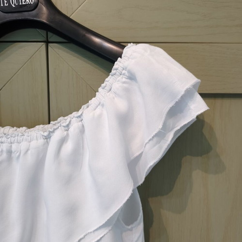 BSB Off-Shoulder Top with Smile Neckline like new, size S, white