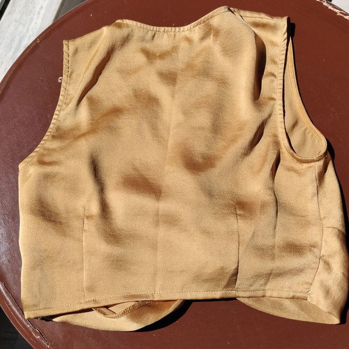Le Ger sleeveless top gold like new