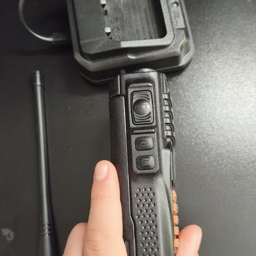 Baofeng UV 9R Transceiver like new with antenna battery charger