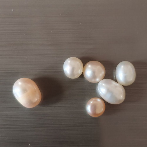 Set of 6 natural freshwater pearls