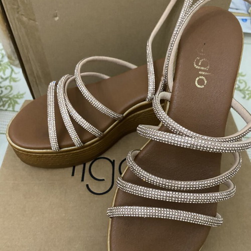 Ligglo Flatform Sandals Rose Gold with Rhinestones size 38 like new