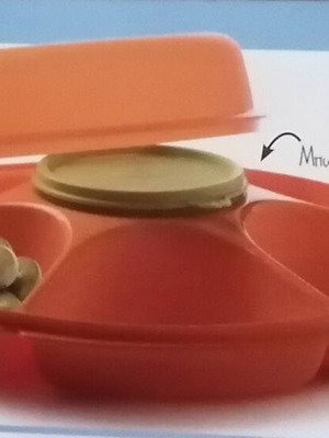 Large Party Server Tupperware new with 6 compartments and 400 ml bowl