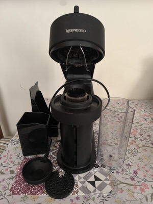 Nespresso Vertuo Plus καφετέρια σαν καινούργιο