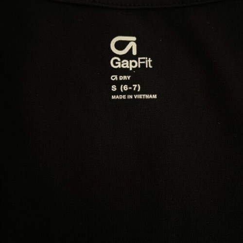GAP dry fit t-shirt for 6-7 years like new