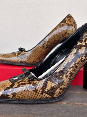 Kalliste leather high-heeled shoes with snake print size 39.5 like new