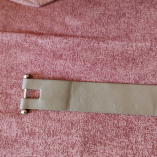 Women's belt like new, genuine leather, beige, size 70cm