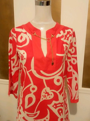 Zara tunic like new, coral with white abstract pattern and gold tone chain