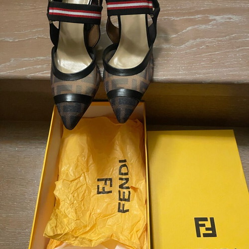 Fendi Colibri pumps like new, size 40