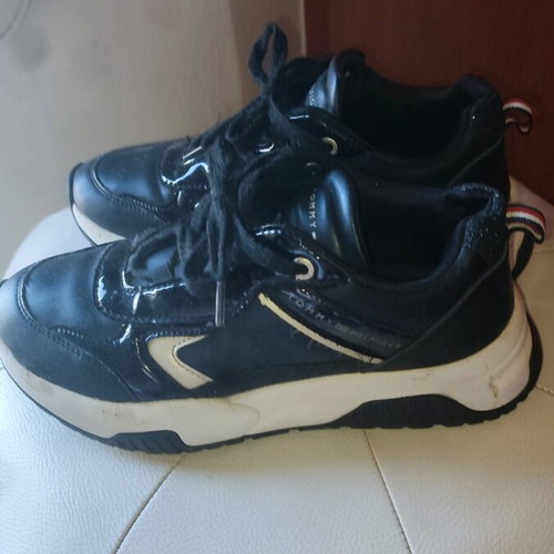 Tommy Hilfiger sneakers black like new, athletic size 39