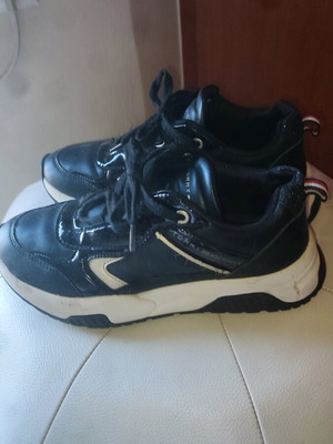 Tommy Hilfiger sneakers black like new, athletic size 39