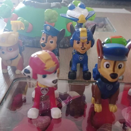 Paw Patrol figures set of 8 like new, children's