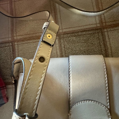 Women's beige crossbody bag like new with adjustable strap