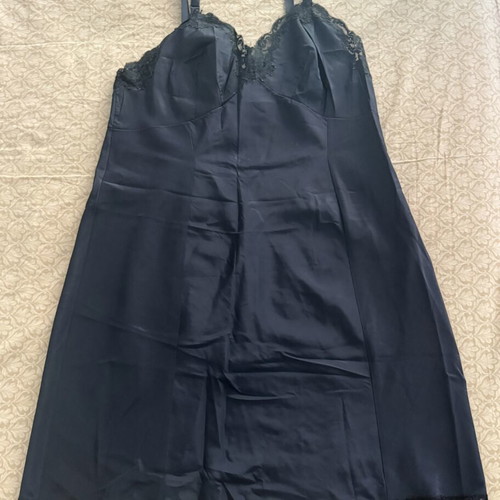 Black satin polyester nightgown like new with lace trim