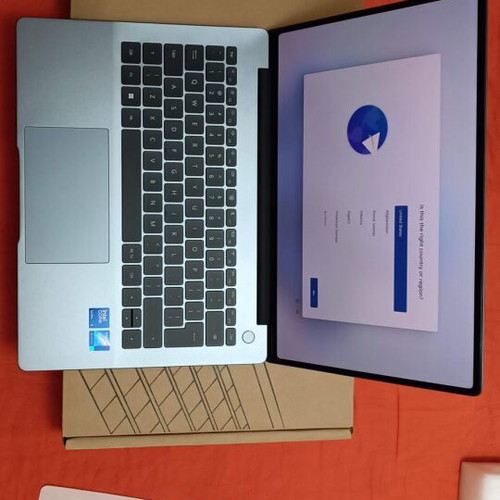 Huawei MateBook 14 (2024) OLED Touchscreen 2.8K 120Hz 16GB RAM new