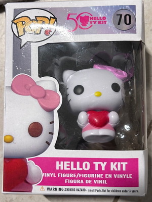 Funko Pop! Hello Kitty with heart new