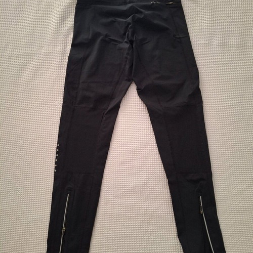 Nike running women's leggings with reflective details and zipper