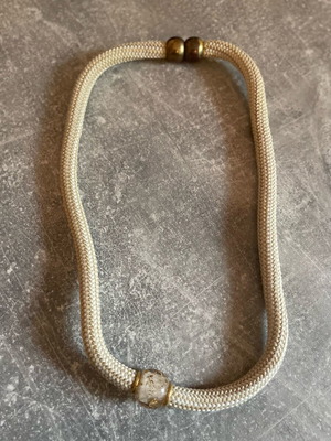 Rope necklace with magnet like new, white