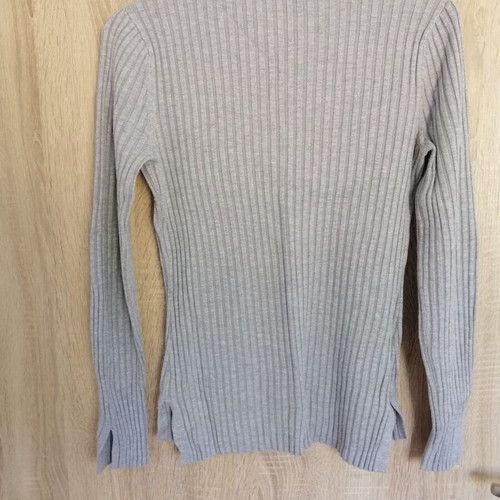 Pullover size S like new