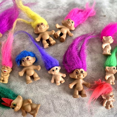 Ehouledes figures used, pack with pencil holders