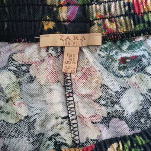 Zara mini skirt floral with elastic waist like new, size S