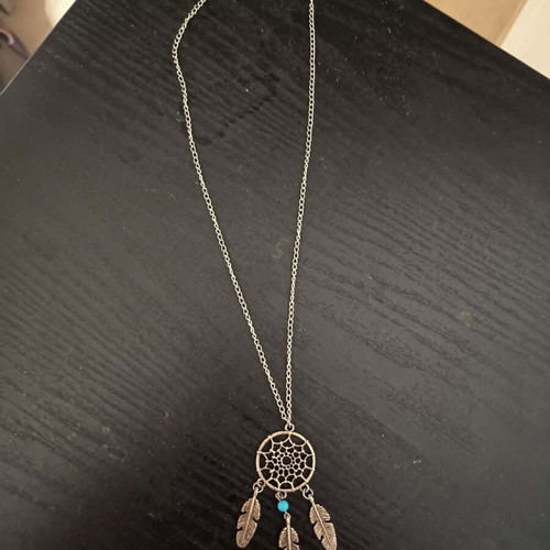 Dreamcatcher necklace in boho style like new, silver with feathers