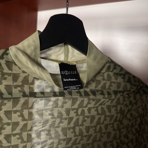 Long Sleeve Monogram High Neck Top green, size XS, like new