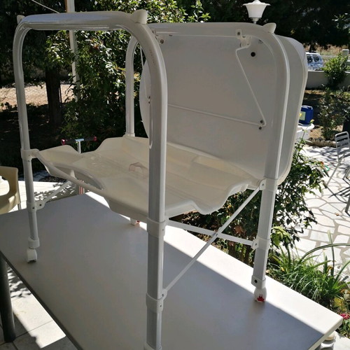Cam Cambio bath tub changing table like new, foldable with wheels