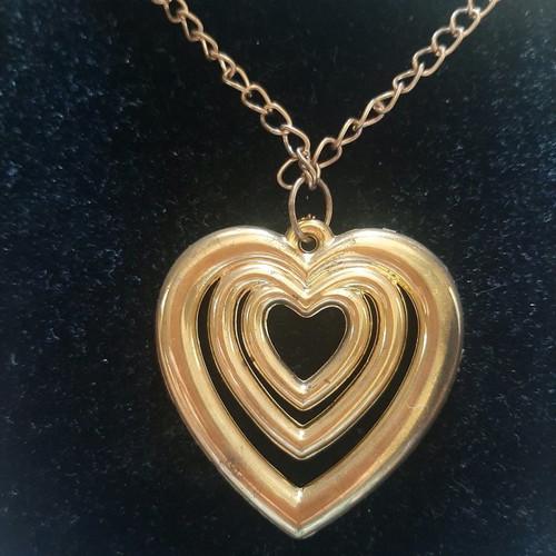 Long necklace used with heart pendant