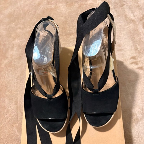 Ugg black platform shoes like new