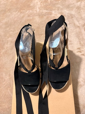 Ugg black platform shoes like new