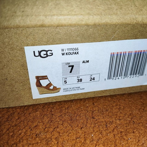 Ugg Kolfax σανδάλια 38 νούμερο σαν καινούργια, καλοκαιρινά