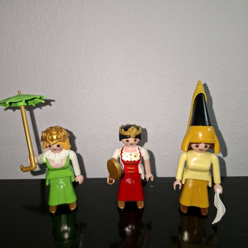 Playmobil figures from Goodys junior like new, pack