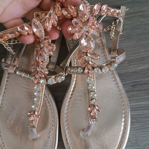 Sandals with stones like new, size 39