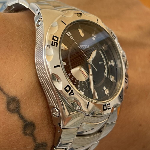 Guess men's wristwatch, black dial