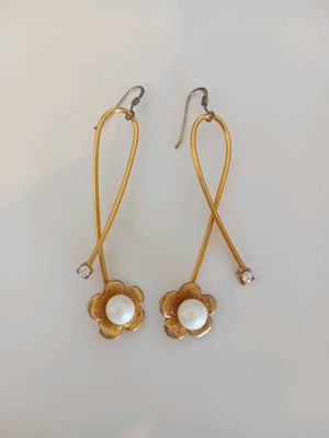 Handmade Apefthon earrings like new, gold color