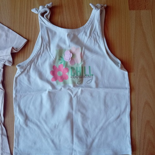 Girls' short-sleeve shirts used, size 3-4 years 98-104 cm
